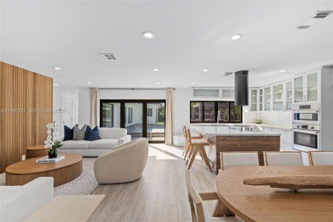 Villa ou maison à louer à Miami Beach, Floride: 4 chambres, 225.85 m2 № 2056782 - photo 5