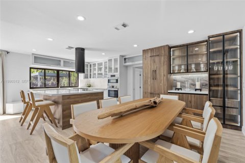 Villa ou maison à louer à Miami Beach, Floride: 4 chambres, 225.85 m2 № 2056782 - photo 10