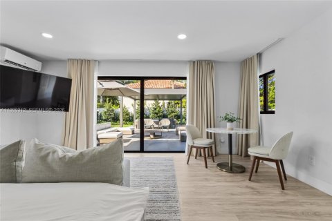 Villa ou maison à louer à Miami Beach, Floride: 4 chambres, 225.85 m2 № 2056782 - photo 22