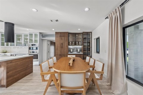 Villa ou maison à louer à Miami Beach, Floride: 4 chambres, 225.85 m2 № 2056782 - photo 9