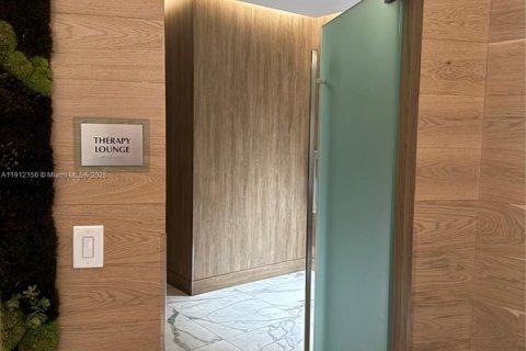 Снять в аренду кондоминиум в Майами, Флорида 2 спальни, 118.36м2, № 1968154 - фото 20