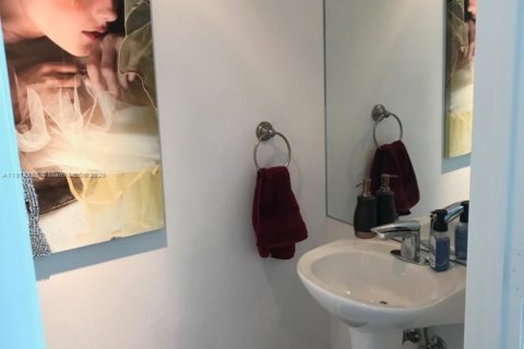 Снять в аренду кондоминиум в Майами, Флорида 2 спальни, 118.36м2, № 1968154 - фото 12