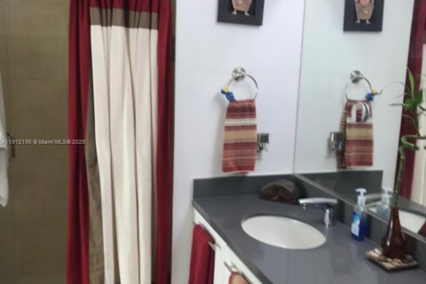 Снять в аренду кондоминиум в Майами, Флорида 2 спальни, 118.36м2, № 1968154 - фото 10