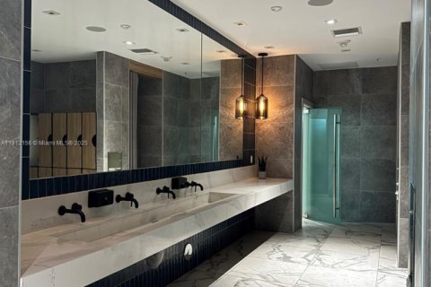 Снять в аренду кондоминиум в Майами, Флорида 2 спальни, 118.36м2, № 1968154 - фото 27