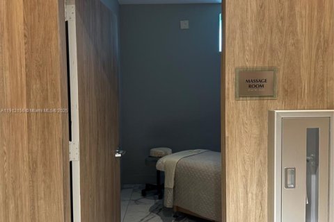 Снять в аренду кондоминиум в Майами, Флорида 2 спальни, 118.36м2, № 1968154 - фото 24