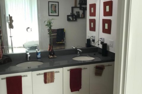 Снять в аренду кондоминиум в Майами, Флорида 2 спальни, 118.36м2, № 1968154 - фото 9