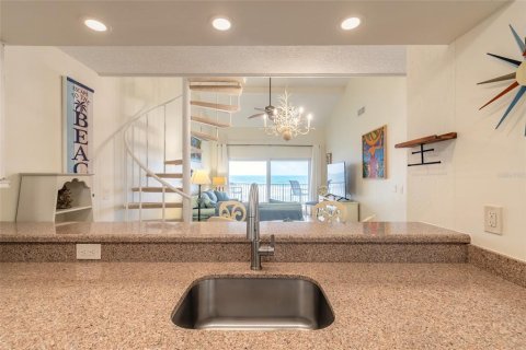 Copropriété à vendre à New Smyrna Beach, Floride: 4 chambres, 134.71 m2 № 2375406 - photo 4