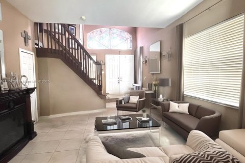 Casa en venta en Miramar, Florida, 5 dormitorios, 290.13 m2 № 1856858 - foto 5