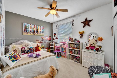 Casa en venta en Miramar, Florida, 5 dormitorios, 290.13 m2 № 1856858 - foto 27