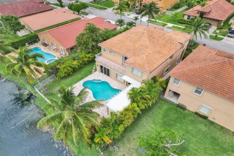 Casa en venta en Miramar, Florida, 5 dormitorios, 290.13 m2 № 1856858 - foto 16