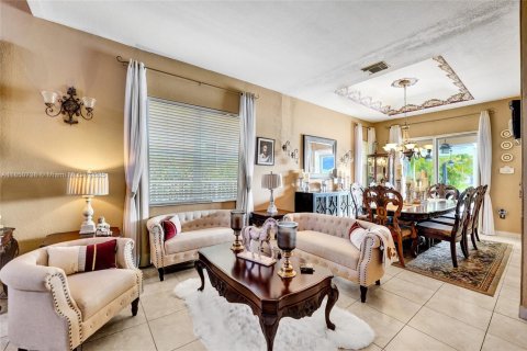 Casa en venta en Miramar, Florida, 5 dormitorios, 290.13 m2 № 1856858 - foto 13