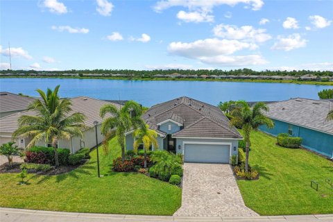 House in Bonita Springs, Florida 3 bedrooms, 204.57 sq.m. № 2285244
