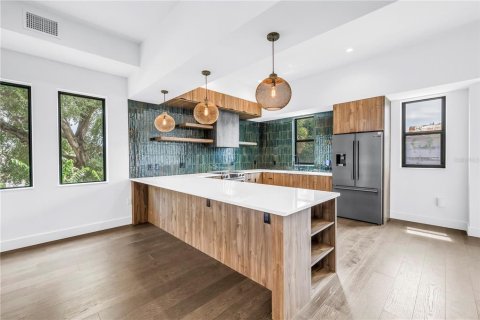 Touwnhouse à vendre à Tampa, Floride: 3 chambres, 197.51 m2 № 1903144 - photo 3