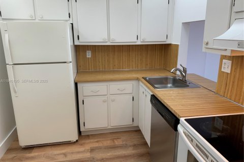 Condominio en alquiler en North Miami Beach, Florida, 1 dormitorio, 67.26 m2 № 1997173 - foto 10