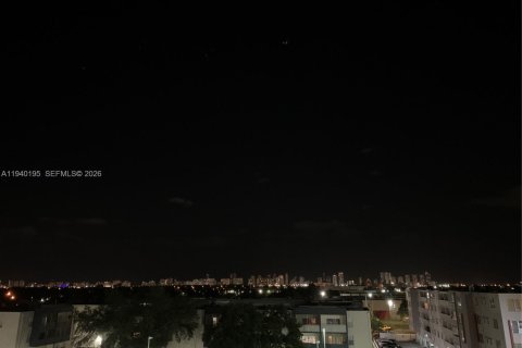 Condominio en alquiler en North Miami Beach, Florida, 1 dormitorio, 67.26 m2 № 1997173 - foto 18