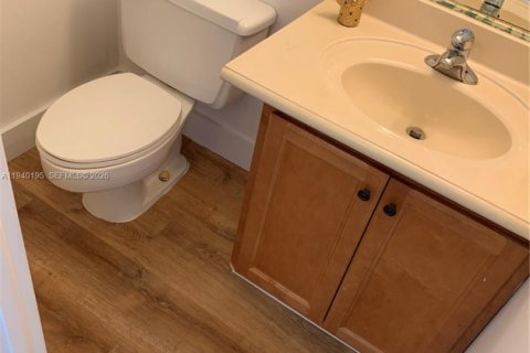 Condominio en alquiler en North Miami Beach, Florida, 1 dormitorio, 67.26 m2 № 1997173 - foto 3