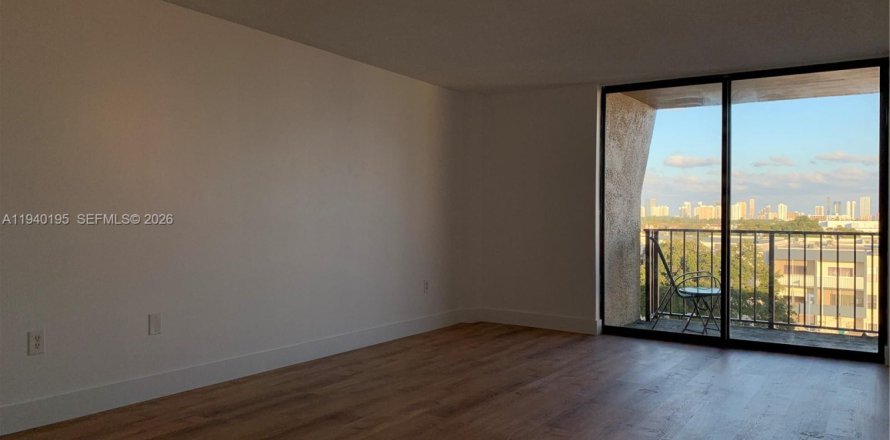 Condominio en North Miami Beach, Florida, 1 dormitorio № 1997173
