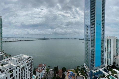 Copropriété à vendre à Miami, Floride: 3 chambres, 133.31 m2 № 2012685 - photo 3