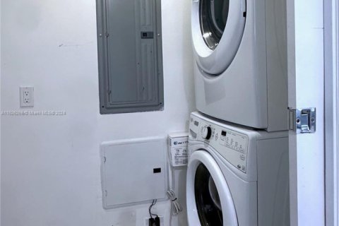 Copropriété à vendre à Miami, Floride: 3 chambres, 133.31 m2 № 2012685 - photo 21