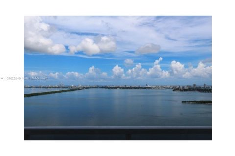 Copropriété à vendre à Miami, Floride: 3 chambres, 133.31 m2 № 2012685 - photo 6