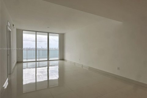 Copropriété à vendre à Miami, Floride: 3 chambres, 133.31 m2 № 2012685 - photo 10