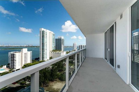 Copropriété à vendre à Miami, Floride: 3 chambres, 133.31 m2 № 2012685 - photo 7