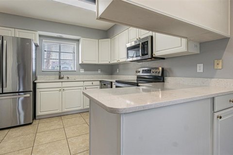 House in San Antonio, Florida 2 bedrooms, 128.21 sq.m. № 2098519 - photo 20
