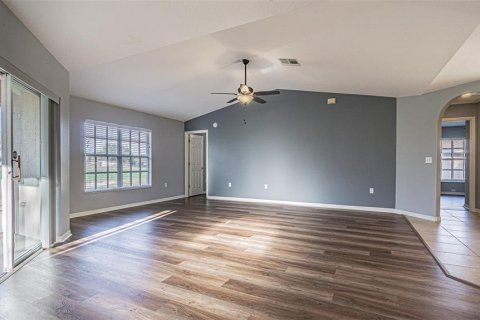House in San Antonio, Florida 2 bedrooms, 128.21 sq.m. № 2098519 - photo 17