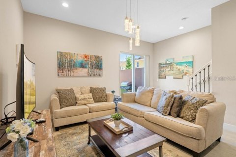 Townhouse in Kissimmee, Florida 4 bedrooms, 167.6 sq.m. № 1273232 - photo 3