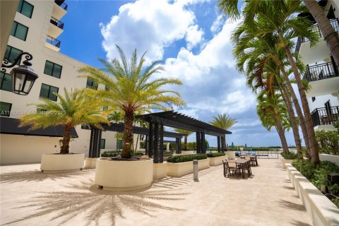 Condo in Coral Gables, Florida, 1 bedroom  № 2019047 - photo 8