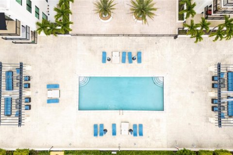 Condo in Coral Gables, Florida, 1 bedroom  № 2019047 - photo 3