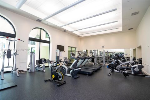 Condo in Coral Gables, Florida, 1 bedroom  № 2019047 - photo 7