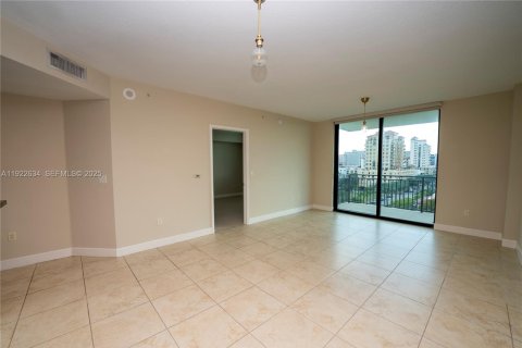 Condo in Coral Gables, Florida, 1 bedroom  № 2019047 - photo 18