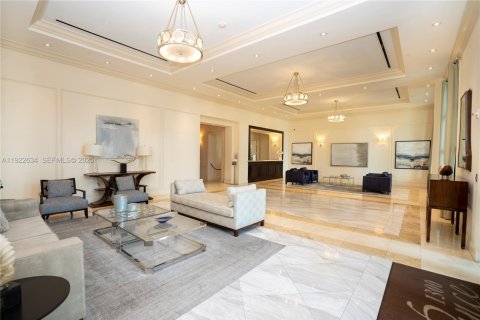 Condo in Coral Gables, Florida, 1 bedroom  № 2019047 - photo 12