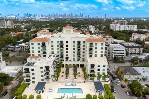 Condo in Coral Gables, Florida, 1 bedroom  № 2019047 - photo 2