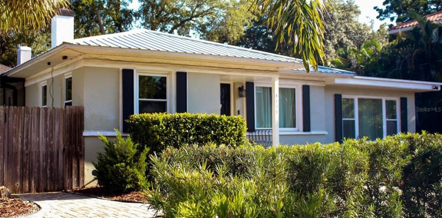 Villa ou maison à Tampa, Floride 3 chambres, 187.85 m2 № 2401022