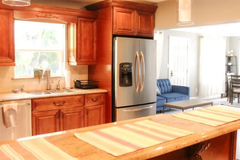 Villa ou maison à louer à Tampa, Floride: 3 chambres, 187.85 m2 № 2401022 - photo 22