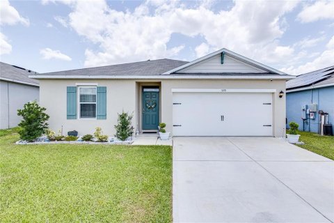 House in Haines City, Florida 4 bedrooms, 139.35 sq.m. № 1817478 - photo 1