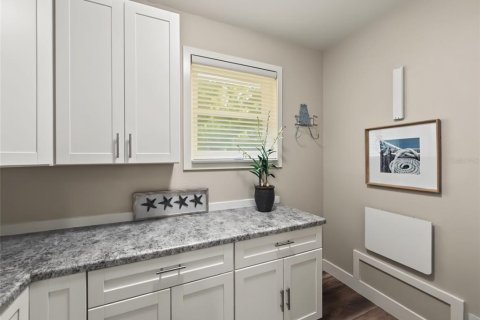 House in Naples, Florida 3 bedrooms, 218.32 sq.m. № 2397101 - photo 26