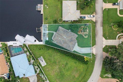House in Naples, Florida 3 bedrooms, 218.32 sq.m. № 2397101 - photo 5