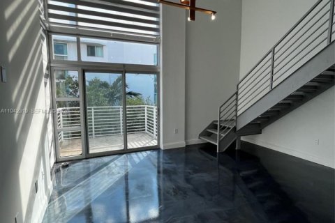 Copropriété à louer à Miami Beach, Floride: 1 chambre, 71.72 m2 № 1999934 - photo 4
