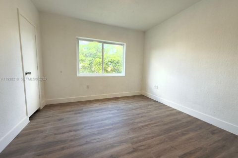 Copropriété à louer à Miami, Floride: 3 chambres, 106.84 m2 № 1995950 - photo 13