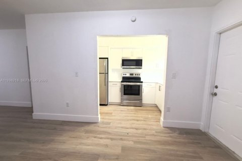 Copropriété à louer à Miami, Floride: 3 chambres, 106.84 m2 № 1995950 - photo 4