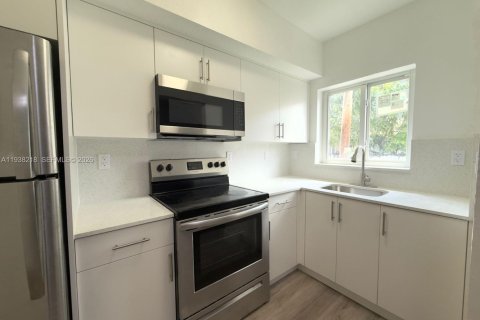 Copropriété à louer à Miami, Floride: 3 chambres, 106.84 m2 № 1995950 - photo 2