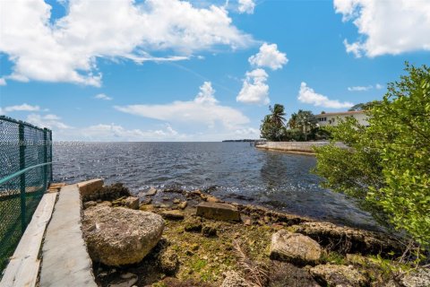 Купить виллу или дом в Майами, Флорида 5 спален, 397.62м2, № 2048820 - фото 7