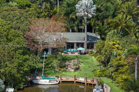 Купить виллу или дом в Майами, Флорида 5 спален, 397.62м2, № 2048820 - фото 11