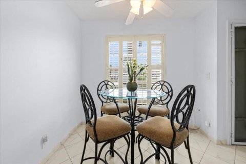Apartment in Delray Beach, Florida 2 bedrooms, 108.42 sq.m. № 2248400 - photo 26