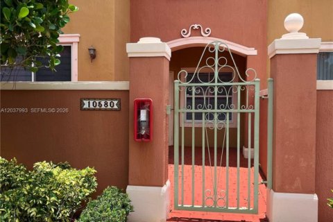 Condo à Pembroke Pines, Floride, 3 chambres  № 2269307
