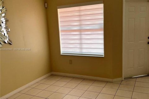 Copropriété à vendre à Pembroke Pines, Floride: 3 chambres, 129.23 m2 № 2269307 - photo 4