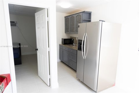 Immobilier commercial à louer à Homestead, Floride: 1 chambre № 1970910 - photo 9